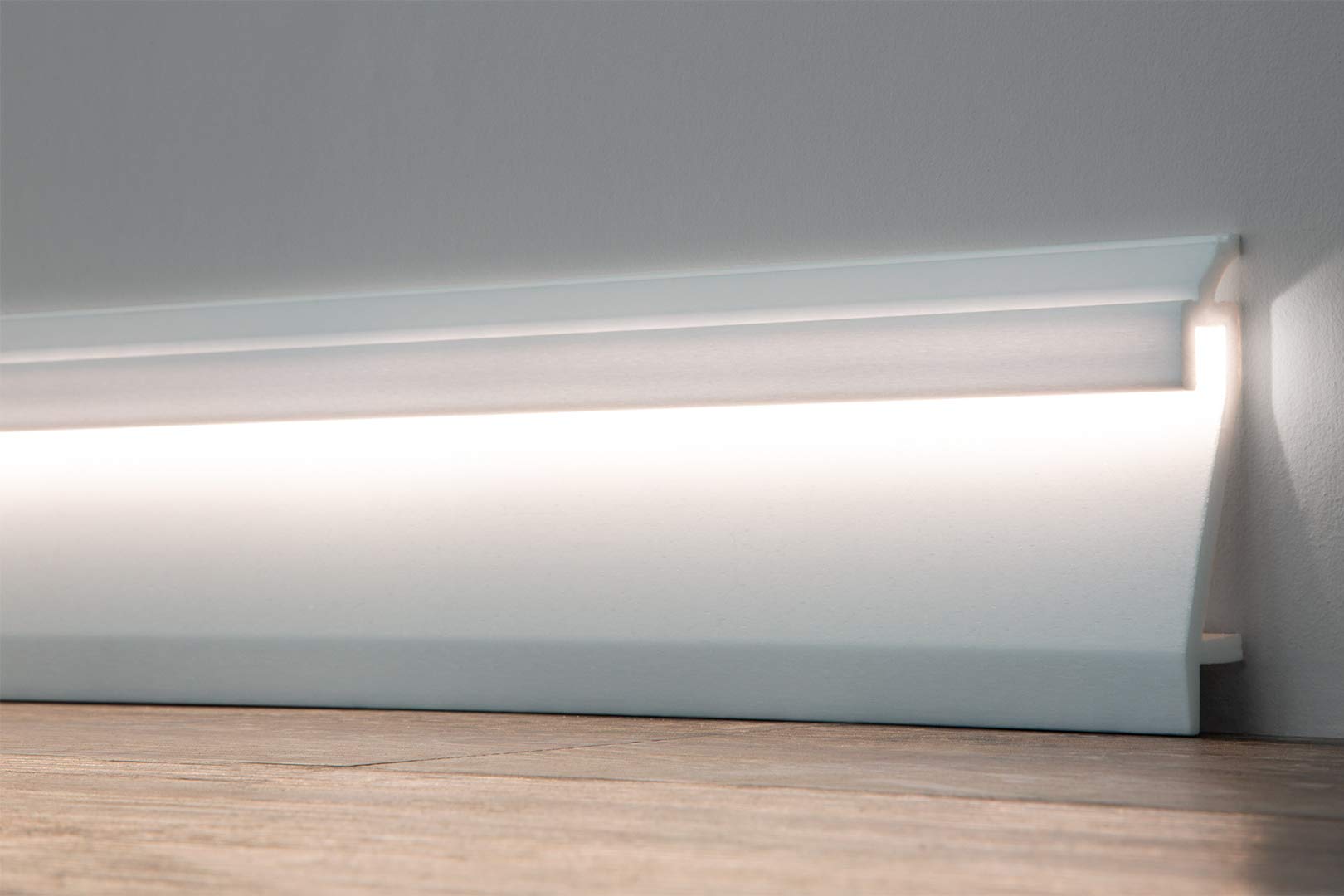 Hexim LED Sockelleiste HF-3 Weiß 10 Meter 109x22mm