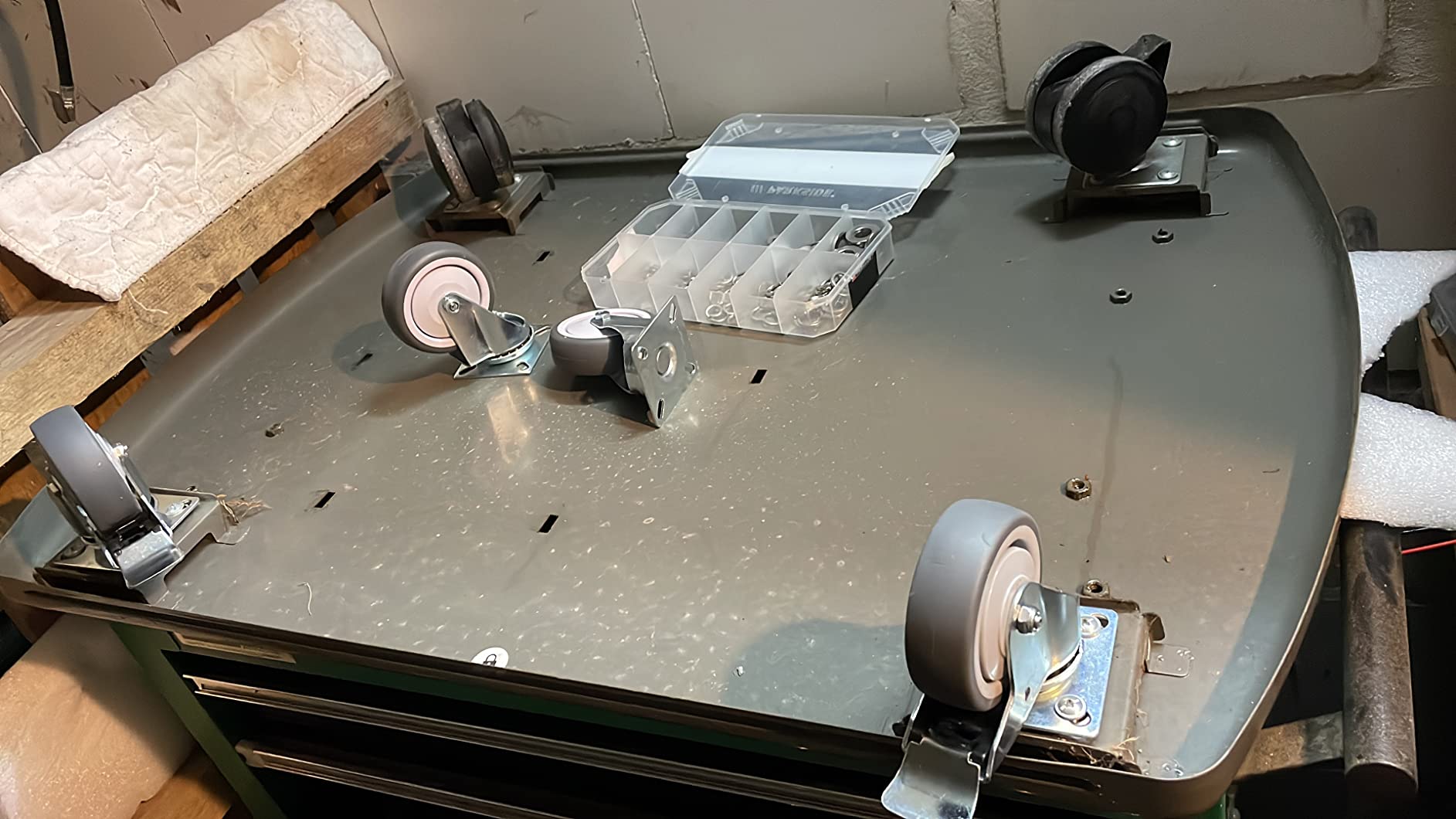 PRIOstahl Transportrollen 100 mm mit Bremse 4 Stück