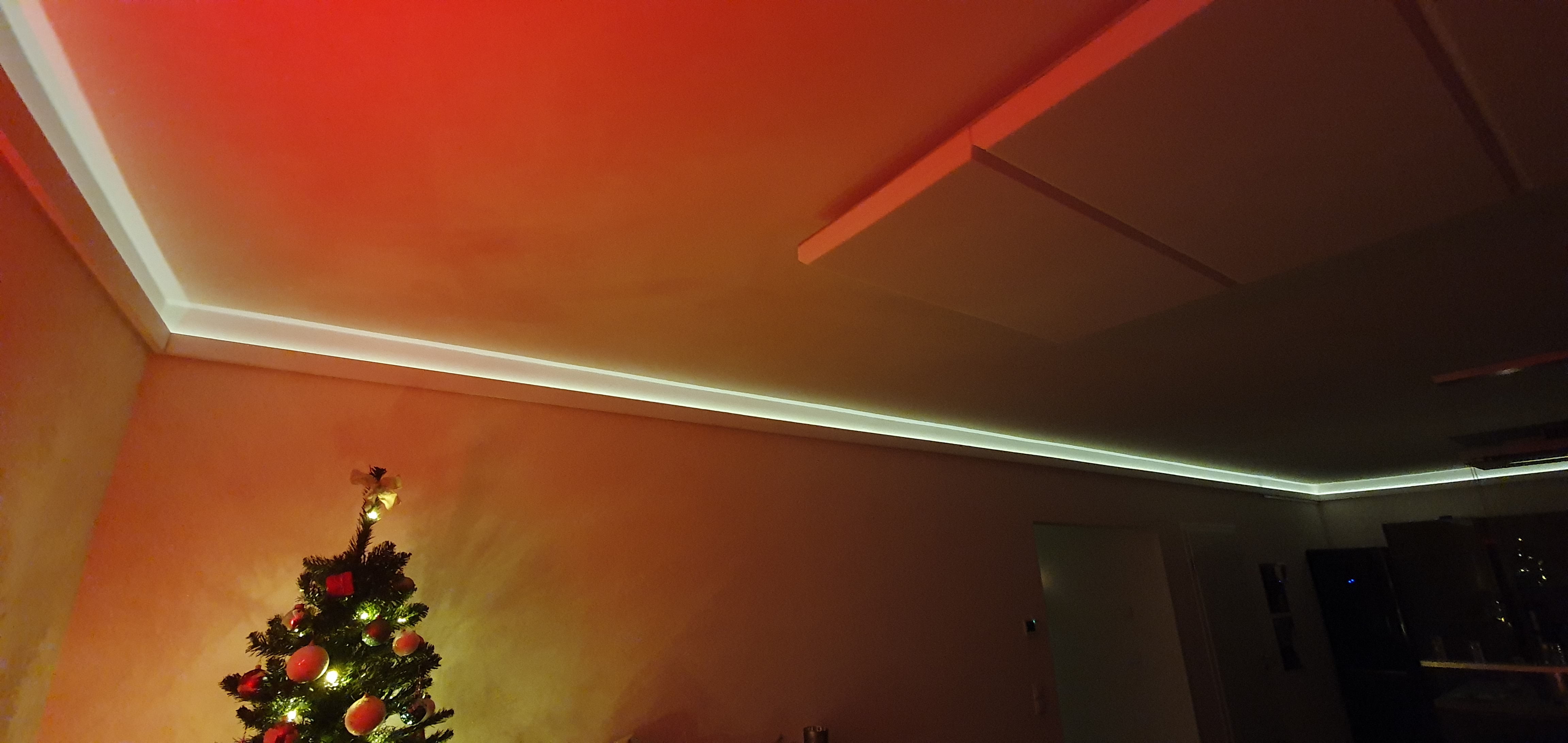 Hexim LED-10 Stuckleisten 75x45mm LED Profil PU 2m