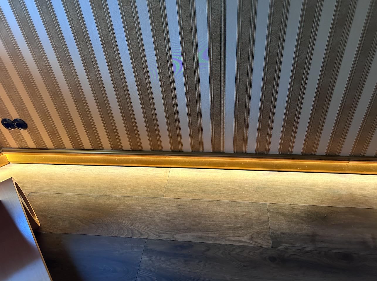 Hexim LED Sockelleiste HF-3 Weiß 10 Meter 109x22mm